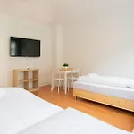 Apartment Tolstov - 1 , 2 And 3 Monteur Duisburg