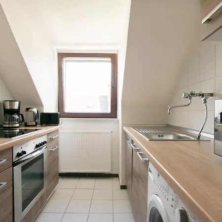 Apartament Tolstov - 1 , 2 And 3 Monteur *