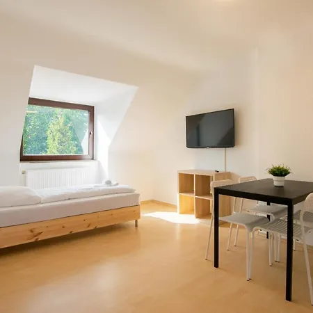 Apartament Tolstov - 1 , 2 And 3 Monteur Duisburg