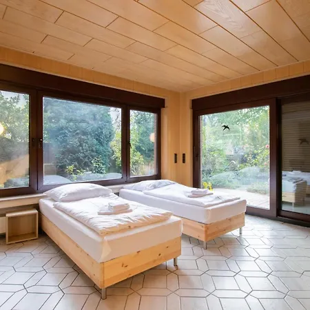 Tolstov - 1 , 2 And 3 Monteur Apartament *