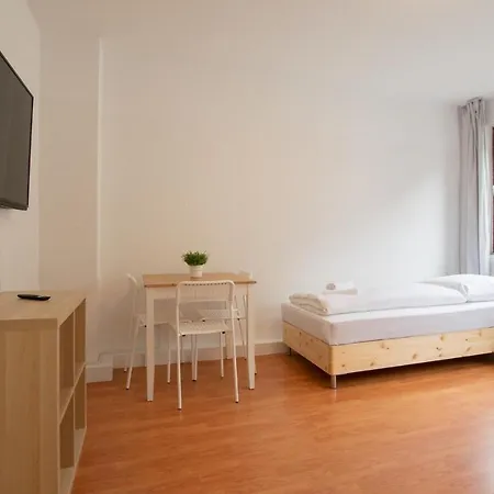 Апартаменты Raj Living - 1 , 2 And 3 Monteur *